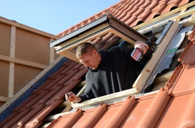 Pose de fenêtres de toit Velux à Dragey-Ronthon